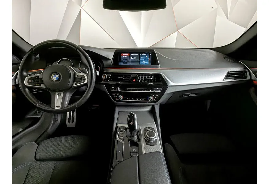 BMW 5 серия 520d xDrive Steptronic (190 л.с.) M Sport Серый в АВИЛОН. Слайд №11