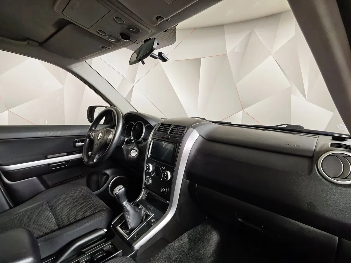 Suzuki Grand Vitara 2.4 AT (169 л.с.) Бежевый в АВИЛОН. Слайд №13