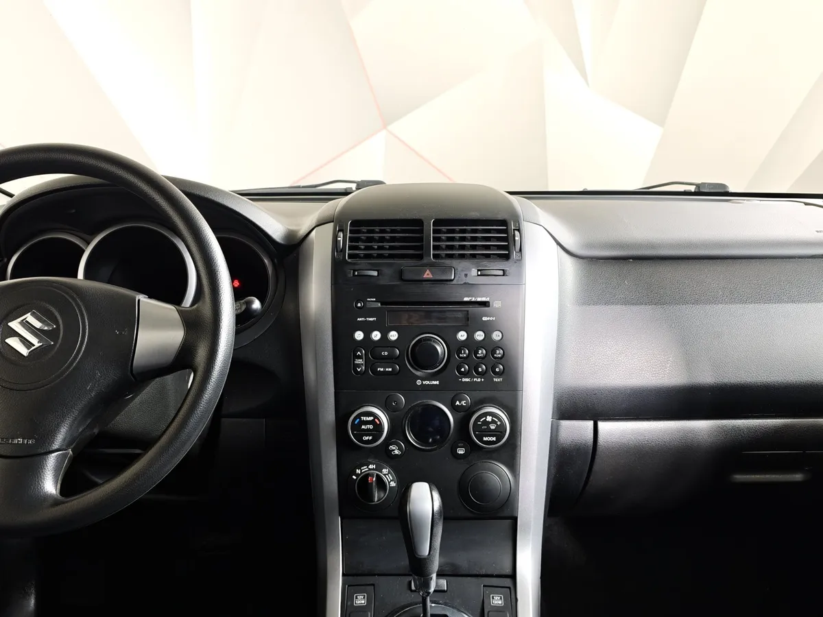 Suzuki Grand Vitara 2.0 AT AWD (140 л.с.) Черный в АВИЛОН. Слайд №15