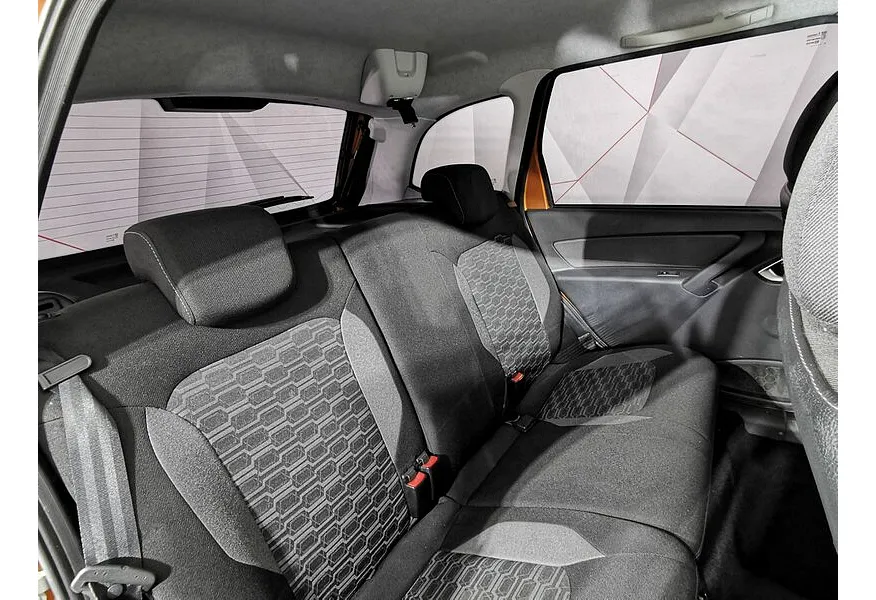 ВАЗ (Lada) Granta 1.6 MT (106 л.с.) Оранжевый в АВИЛОН. Слайд №16