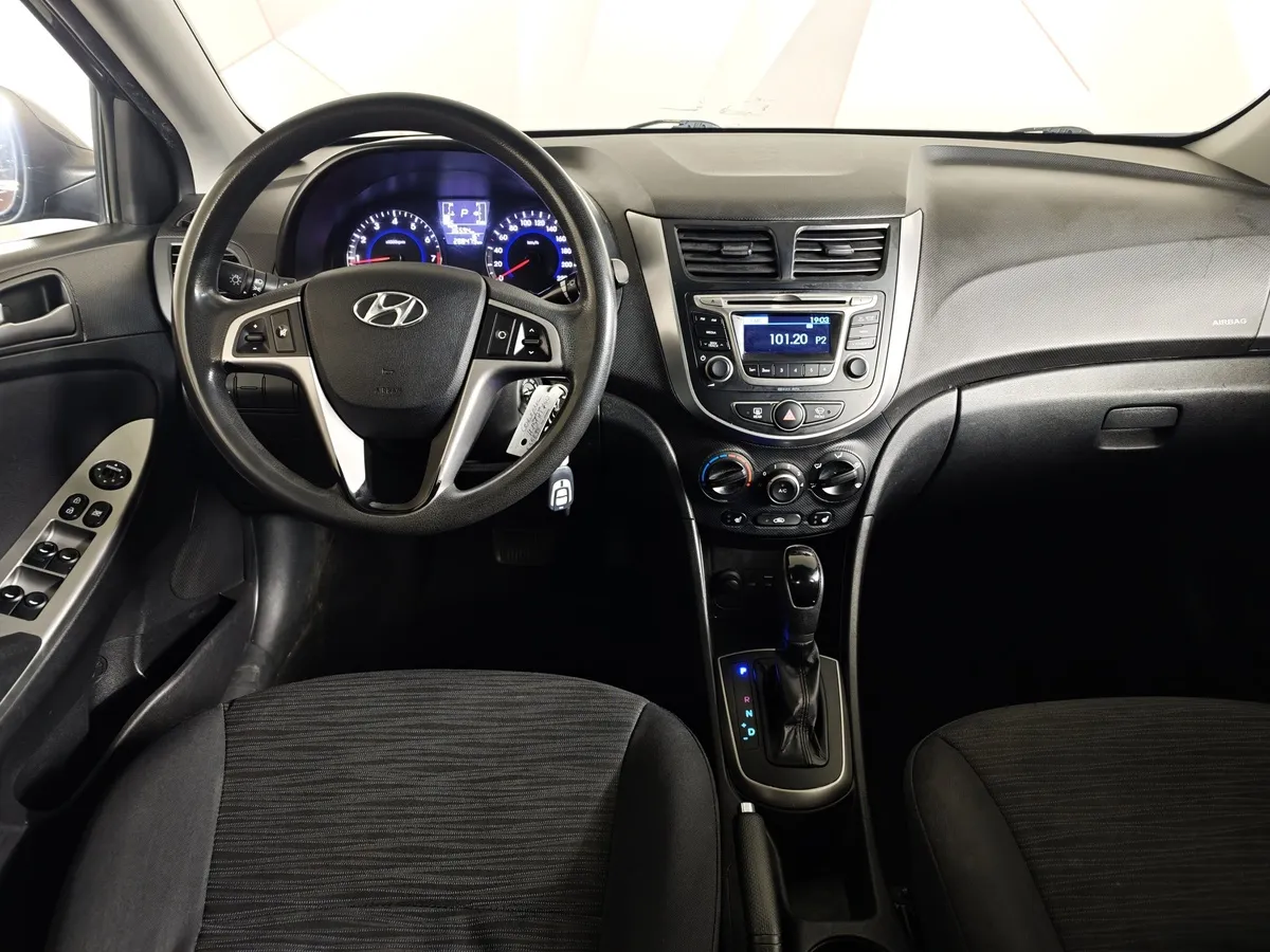 Hyundai Solaris 1.6 AT (123 л.с.) Classic Черный в АВИЛОН. Слайд №20