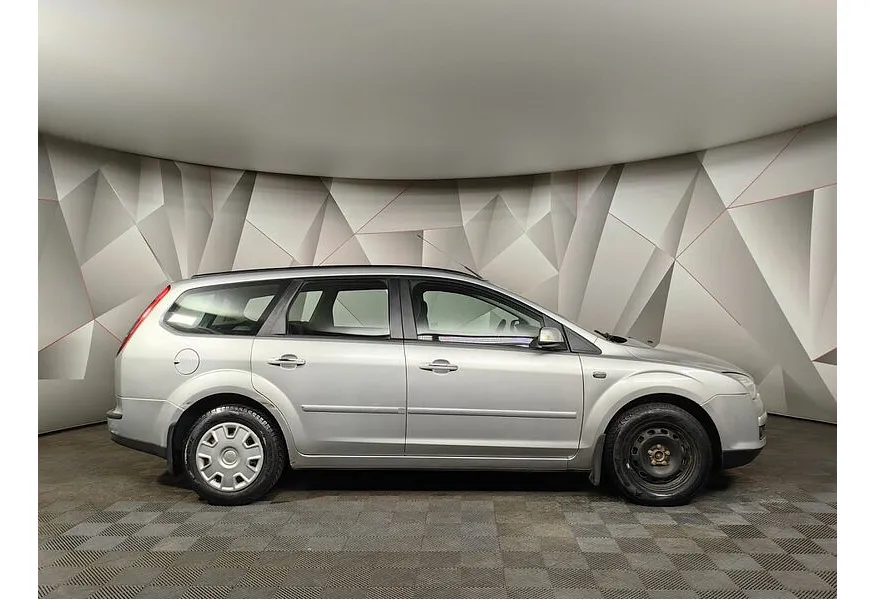 Ford Focus 1.6 AT (101 л.с.) Ghia Серебристый в АВИЛОН. Слайд №6