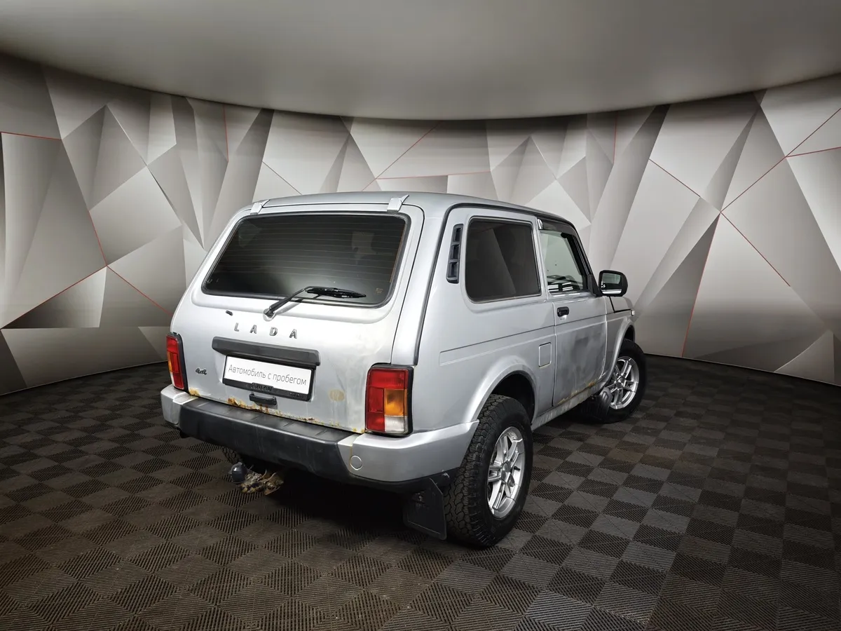 ВАЗ (Lada) 4x4 1.7 MT 8 кл. (83 л.с.) Серебристый в АВИЛОН. Слайд №2