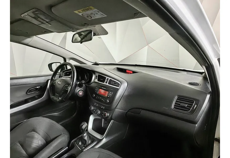 Kia Ceed 1.6 MT (129 л.с.) Comfort Белый в АВИЛОН. Слайд №12