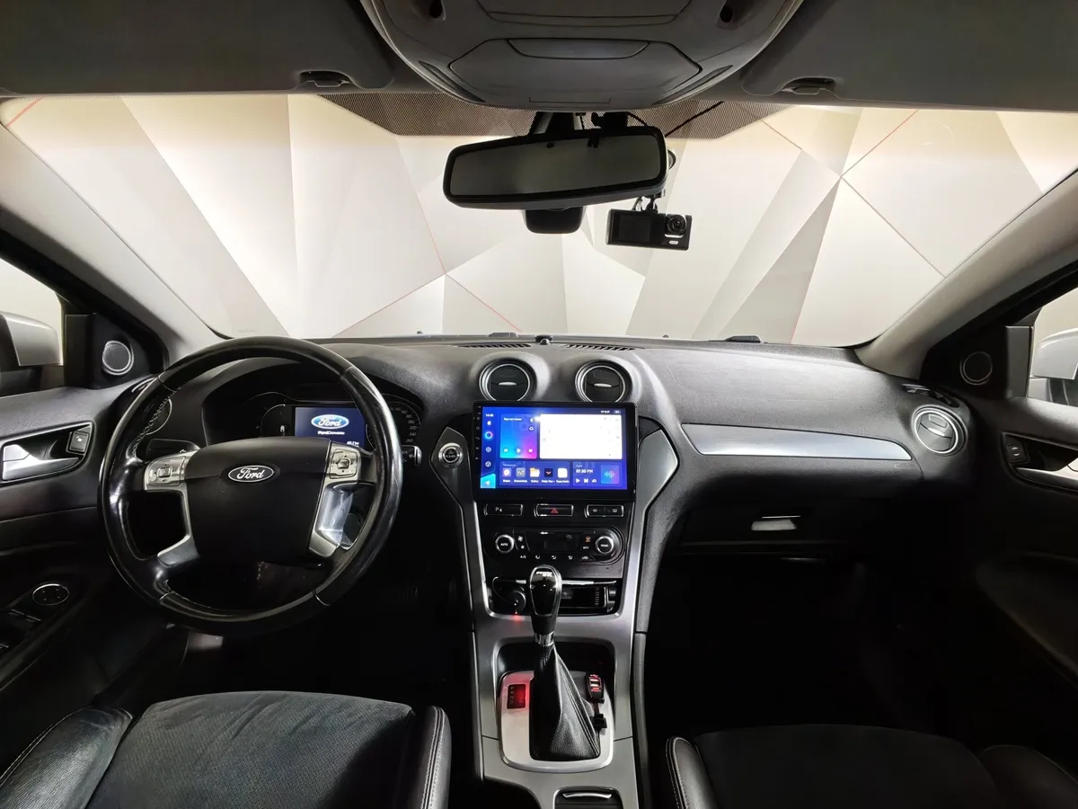 Ford Mondeo 2.0 EcoBoost PowerShift (200 л.с.) Titanium Серебристый в АВИЛОН. Слайд №12