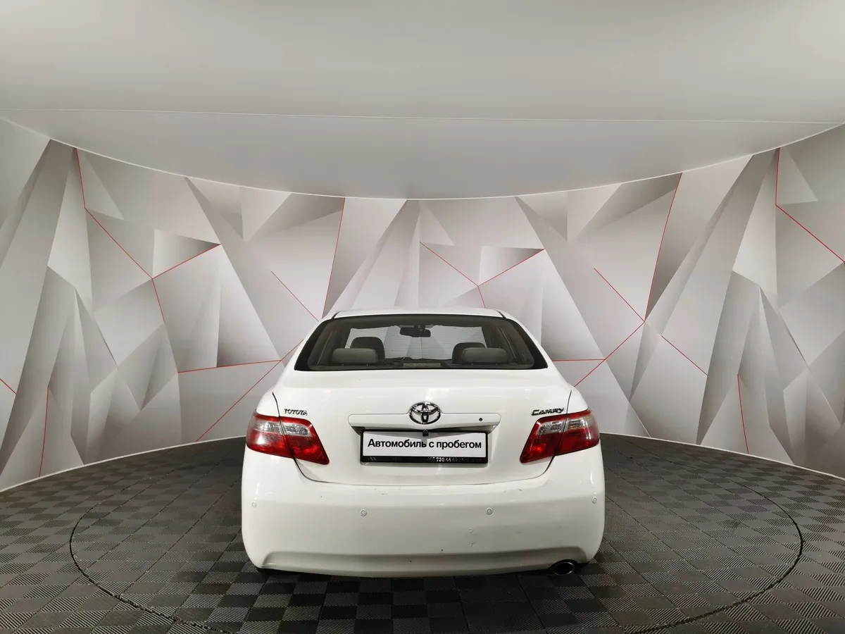 Toyota Camry 2.4 VVT-i AT (167 л.с.) Белый в АВИЛОН. Слайд №8