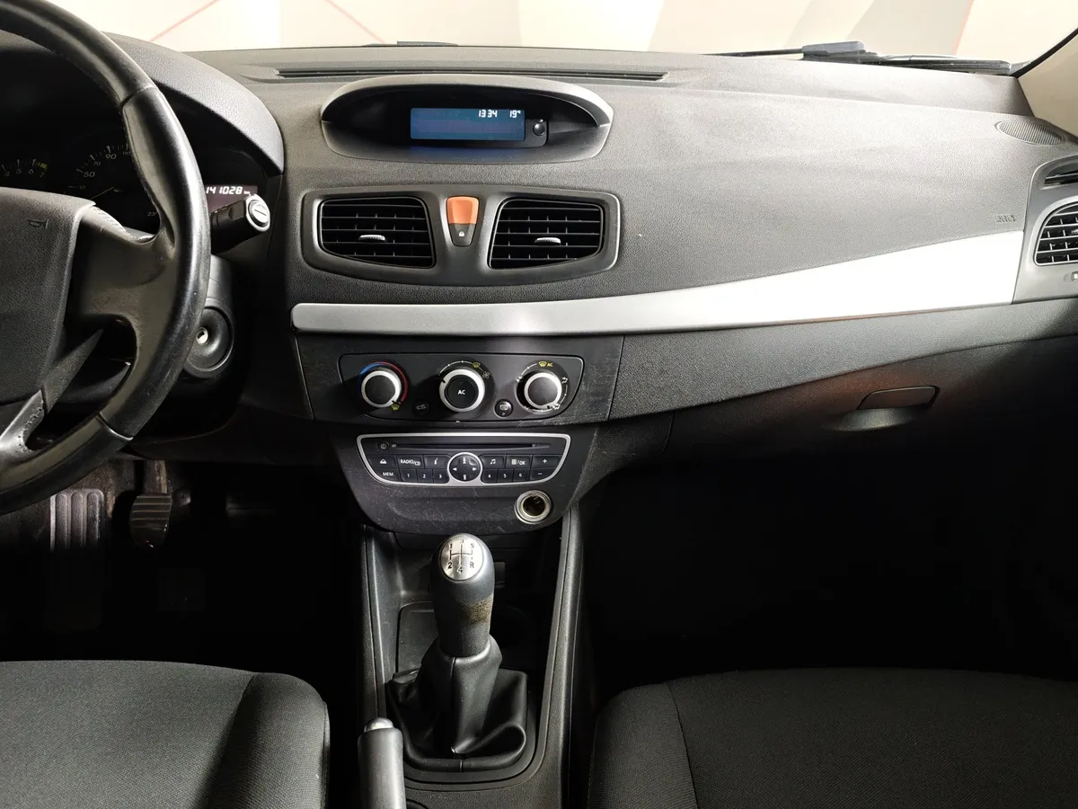 Renault Megane 1.6 MT (106 л.с.) Черный в АВИЛОН. Слайд №15