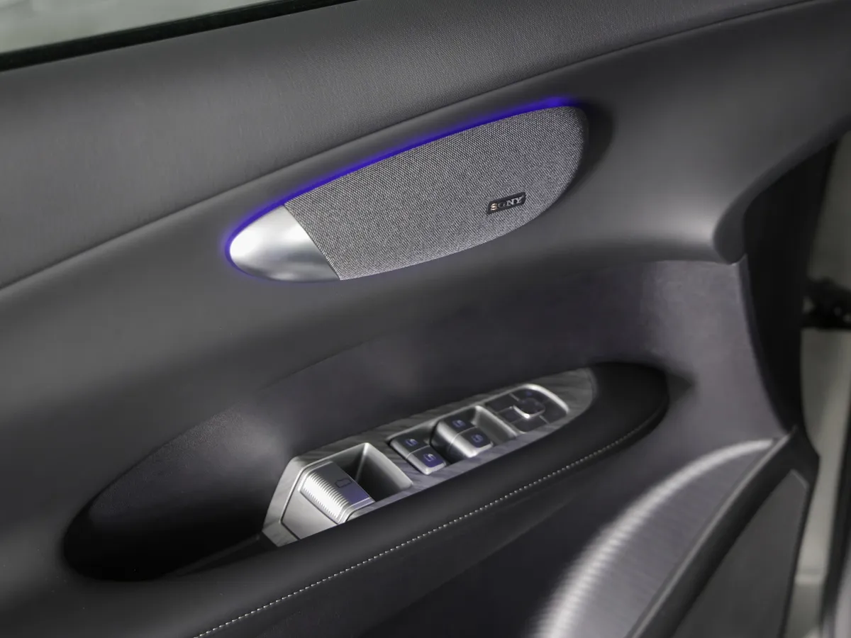 TENET Plus L6 1.5T 6DCT 2WD (147 л.с.) Ультра Серебристый в АВИЛОН. Слайд №9