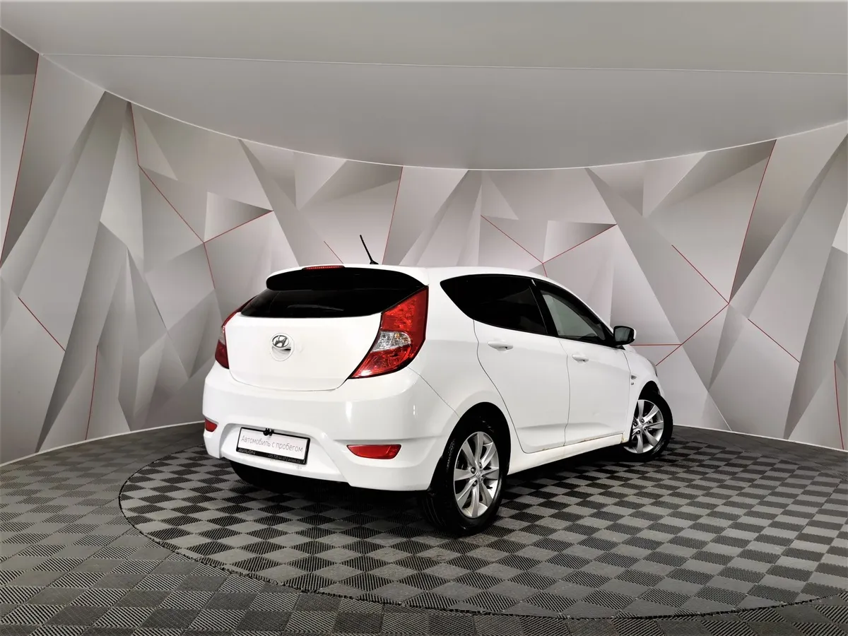 Hyundai Solaris 1.6 AT (123 л.с.) Active Белый в АВИЛОН. Слайд №2