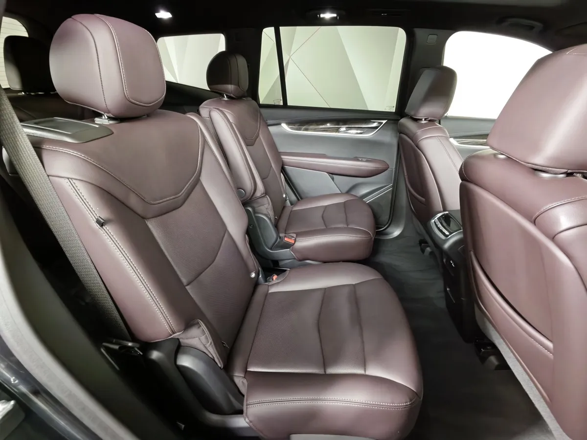 Cadillac XT6 2.0T AT AWD (200 л.с.) Premium Luxury Черный в АВИЛОН. Слайд №16