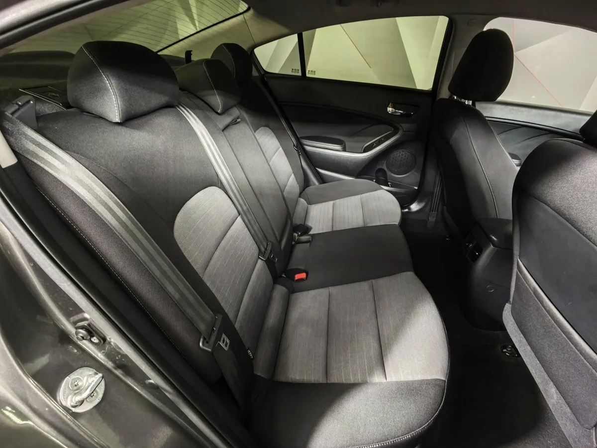 Kia Cerato 1.6 AT (130 л.с.) Серый в АВИЛОН. Слайд №16