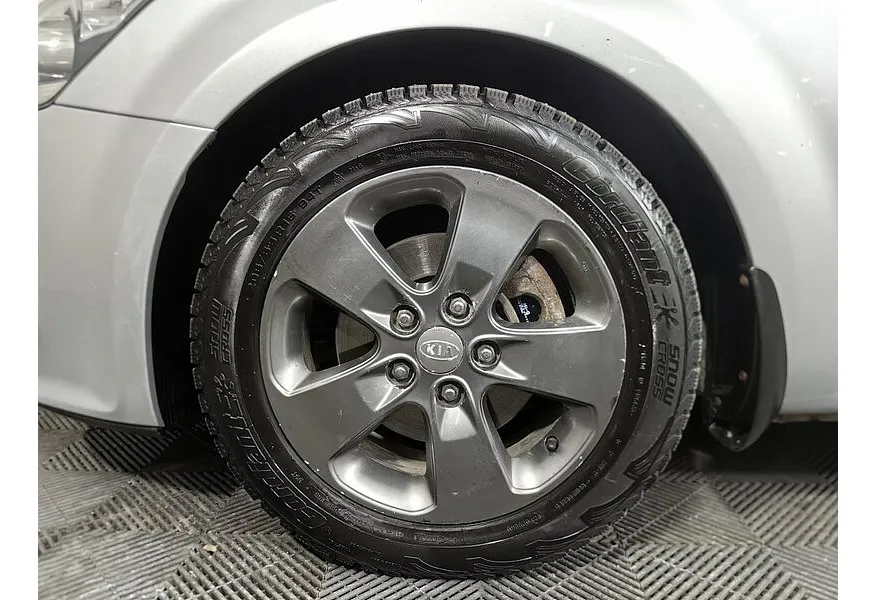 Kia Ceed 1.6 AT (122 л.с.) Серебристый в АВИЛОН. Слайд №9