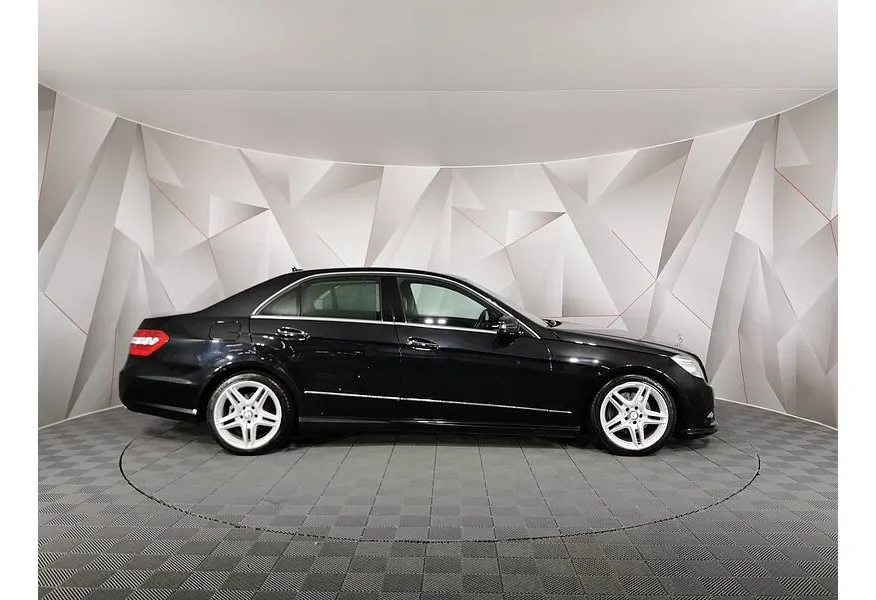 Mercedes-Benz E-Класс E 300 BlueEfficiency 7G-Tronic Plus (249 л.с.) Черный в АВИЛОН. Слайд №6