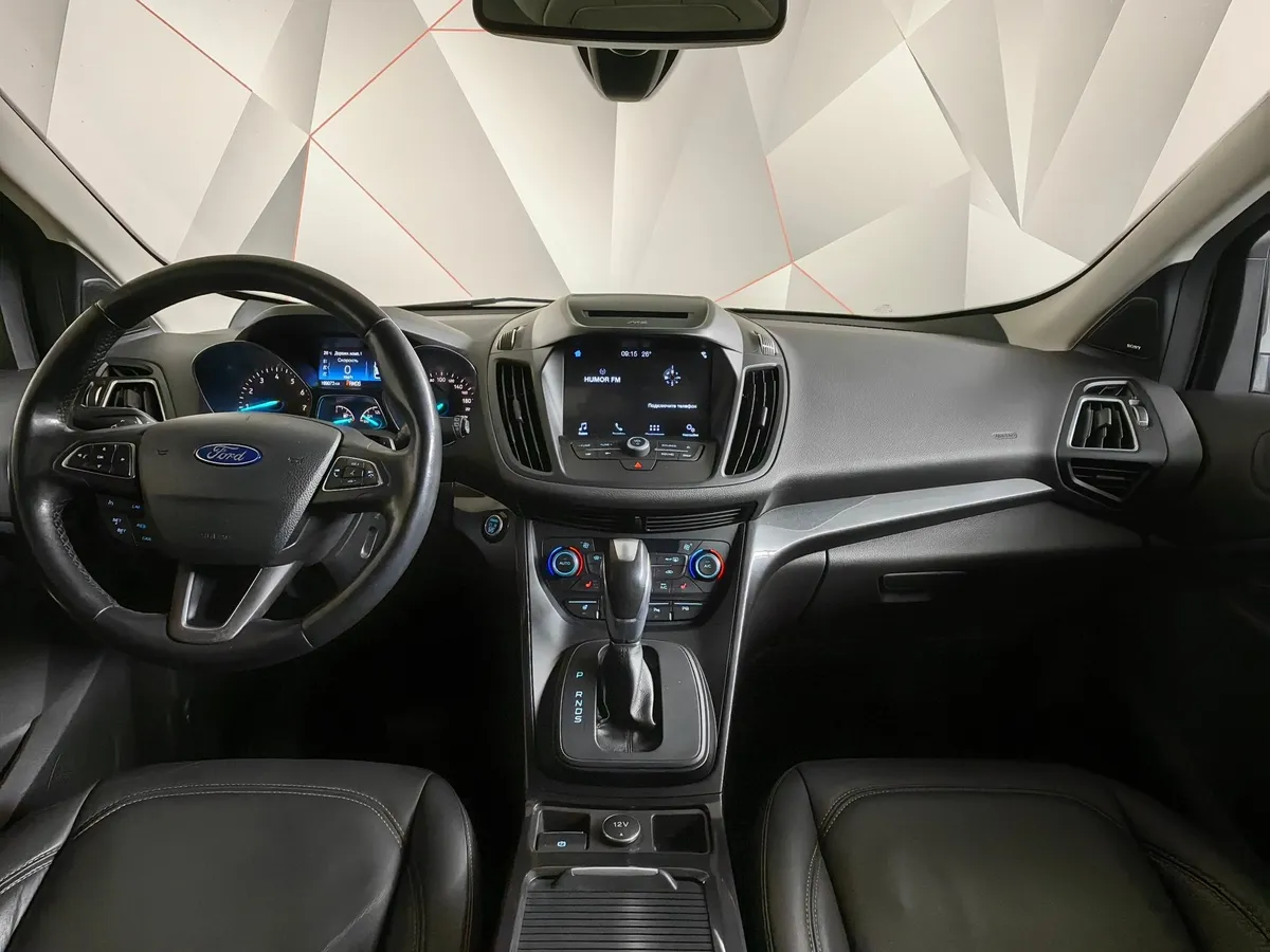 Ford Kuga 1.5 EcoBoost AT AWD (150 л.с.) Titanium Белый в АВИЛОН. Слайд №14