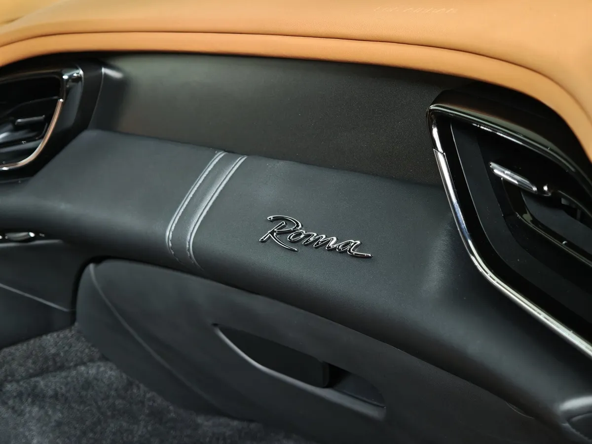 Ferrari Roma 3.9 AMT (620 л.с.) Черный в АВИЛОН. Слайд №28