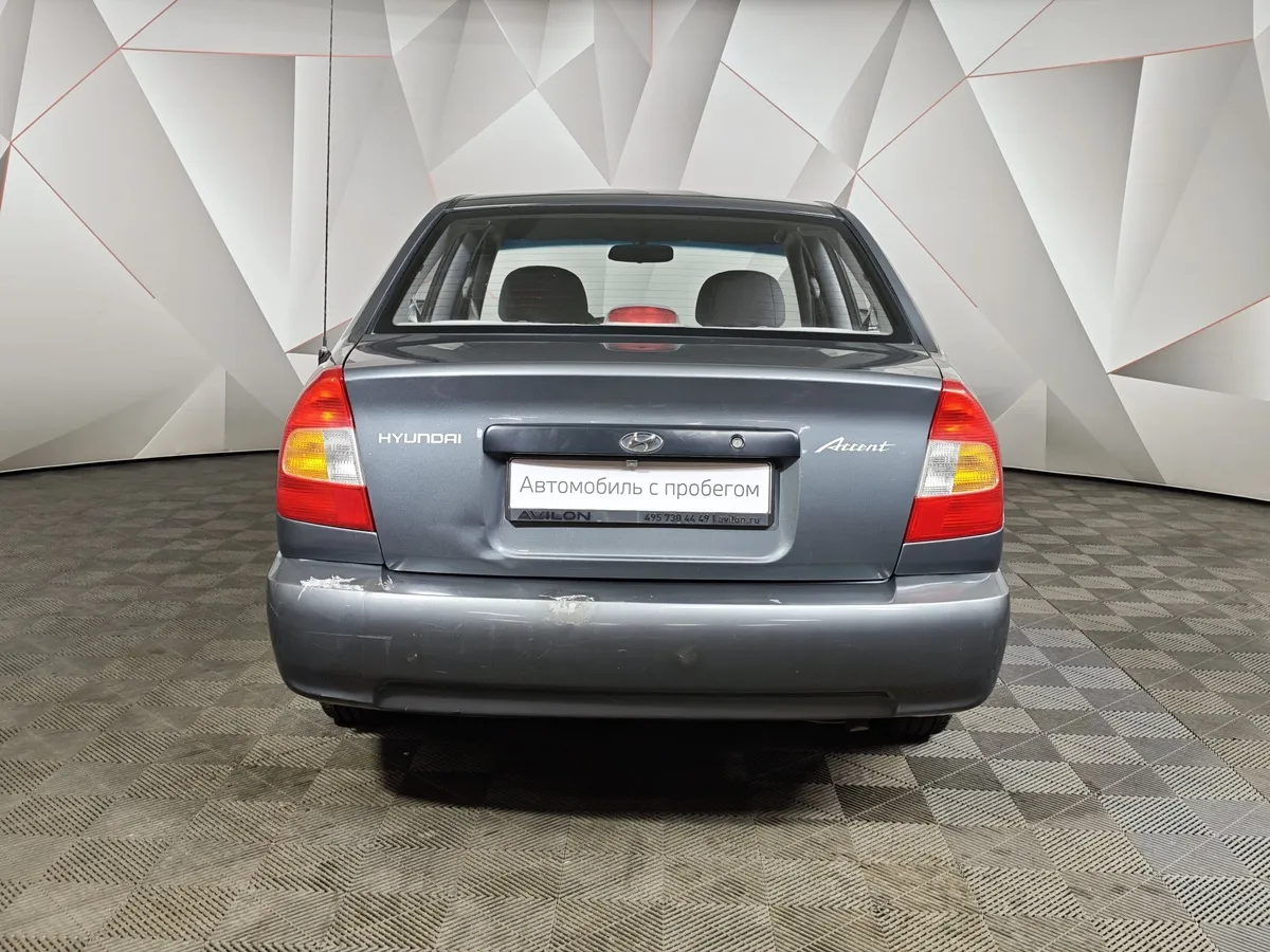 Hyundai Accent 1.5 MT (102 л.с.) Серый в АВИЛОН. Слайд №8