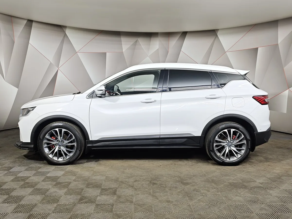 Geely Coolray 1.5T 7DCT 2WD (150 л.с.) Flagship Sport Белый в АВИЛОН. Слайд №5