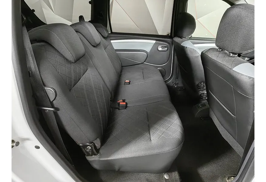 ВАЗ (Lada) Largus 1.6 MT 16 кл (5 мест) (106 л.с.) KS045-52-X00 Luxe Белый в АВИЛОН. Слайд №15