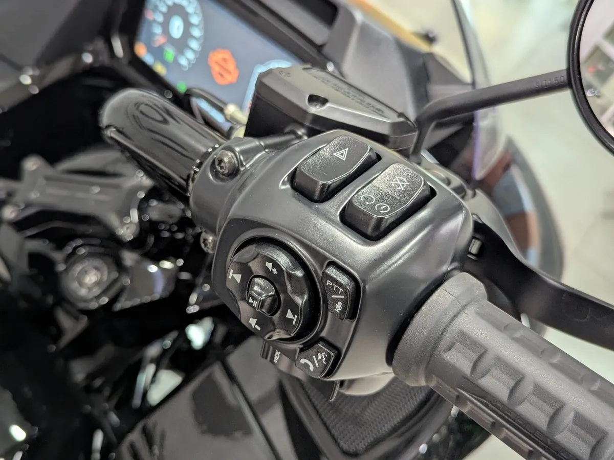 Harley-Davidson Road Glide 1923 Road Glide 1923 Черный в АВИЛОН. Слайд №11