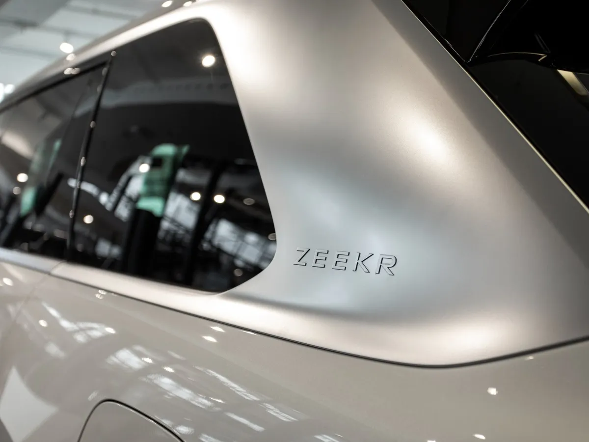 Zeekr 9X 2.0h AT 4WD (1177 л.с.) Max Белый в АВИЛОН. Слайд №21