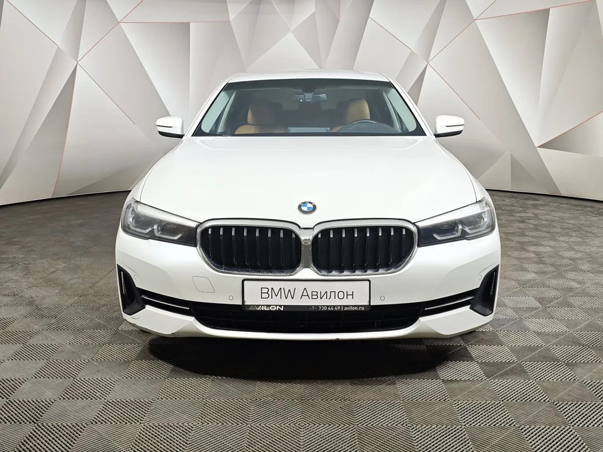 BMW 5 серия 520d xDrive Steptronic (190 л.с.) Base (Локальная сборка) Белый в АВИЛОН. Слайд №3