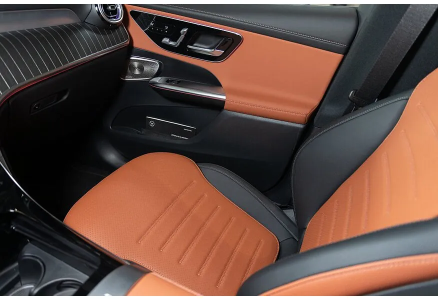 Mercedes-Benz GLC Купе 300 9G-TRONIC 4MATIC (272 л.с.) Белый в АВИЛОН. Слайд №13