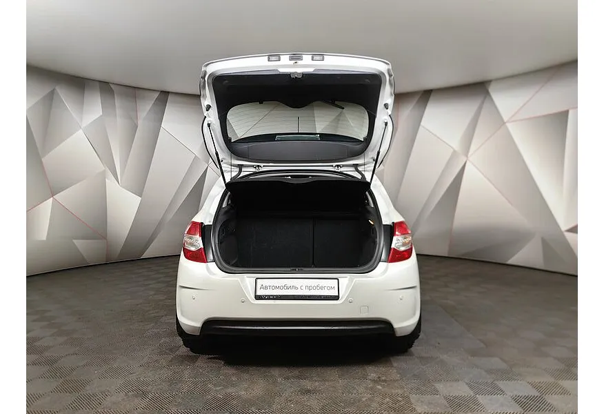 Citroen C4 1.6 VTi AT (120 л.с.) Белый в АВИЛОН. Слайд №12 Citroen C4 1.6 VTi AT (120 л.с.) Белый в АВИЛОН. Слайд №12