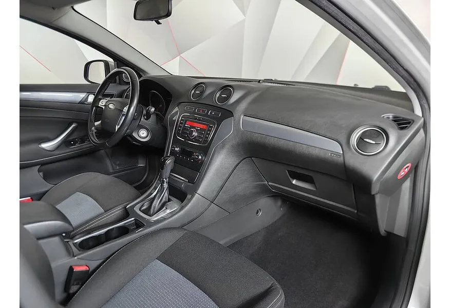 Ford Mondeo 2.3 AT (161 л.с.) Ambiente Серебристый в АВИЛОН. Слайд №12