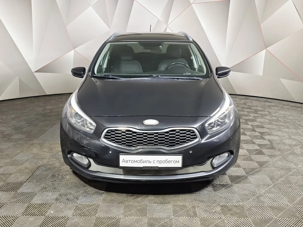 Kia Ceed 1.6 AT (130 л.с.) Luxe Черный в АВИЛОН. Слайд №7