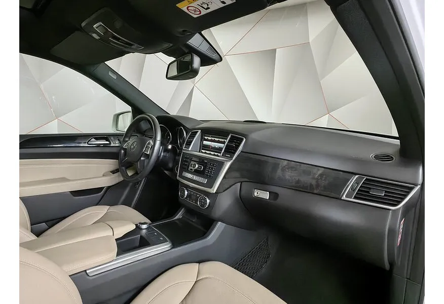 Mercedes-Benz M-Класс ML 300 BlueEfficiency 7G-Tronic Plus 4Matic (249 л.с.) Белый в АВИЛОН. Слайд №12