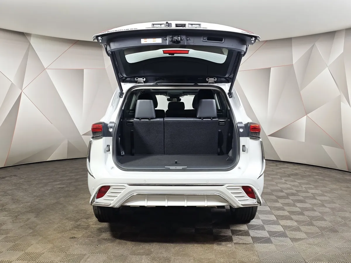 Toyota Highlander 2.0T AT 4WD (248 л.с.) Noble Version Белый в АВИЛОН. Слайд №12
