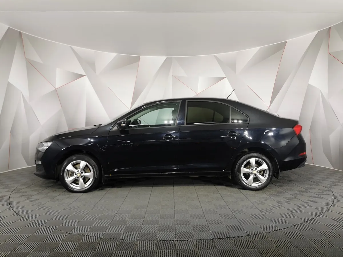 Skoda Rapid 1.6 AT (110 л.с.) Черный в АВИЛОН. Слайд №5