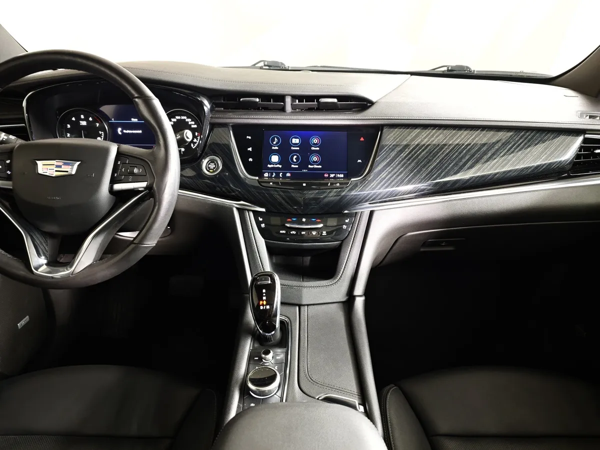 Cadillac XT6 2.0T AT AWD (200 л.с.) Sport Черный в АВИЛОН. Слайд №14