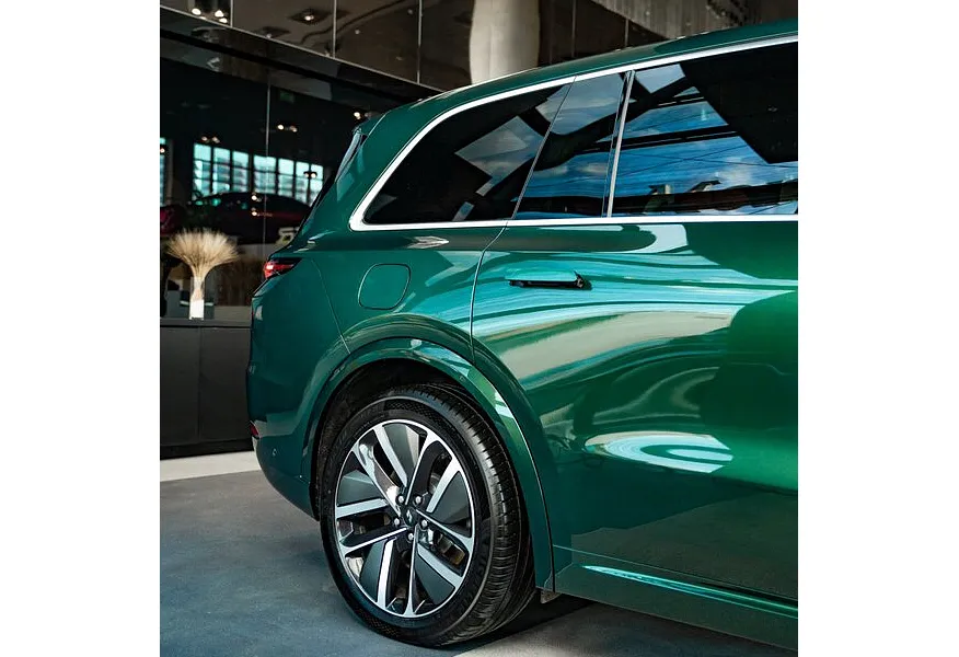 Li Auto L9 1.5 AT 4WD (449 л.с.) Ultra Зеленый в АВИЛОН. Слайд №13