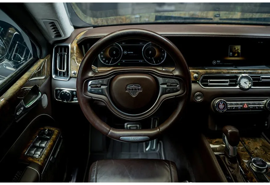 AURUS Senat 4.4L AWD AT (598 л.с.) Черный в АВИЛОН. Слайд №7