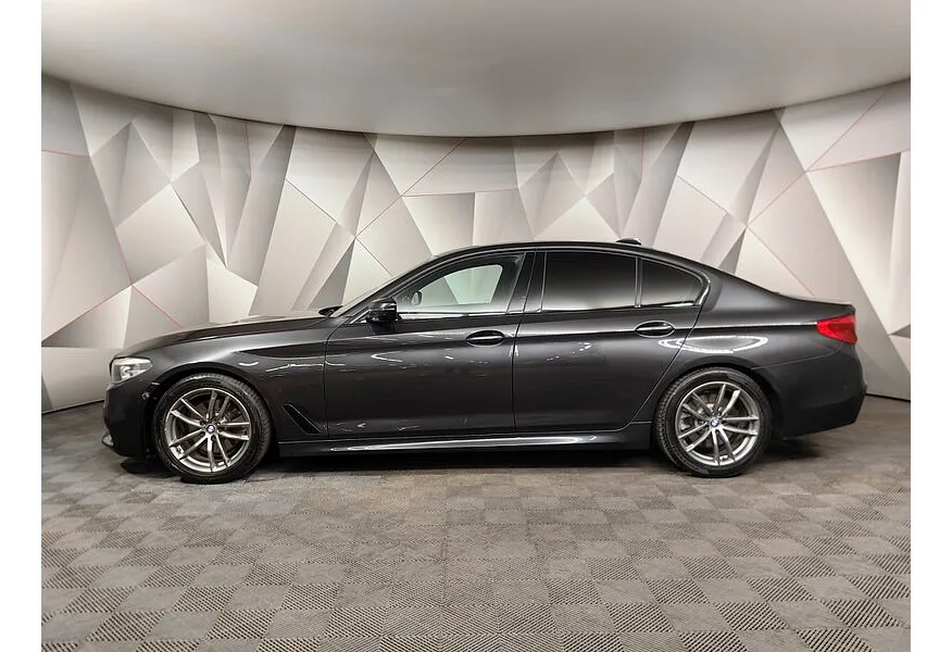BMW 5 серия 520d xDrive Steptronic (190 л.с.) M Sport Серый в АВИЛОН. Слайд №5