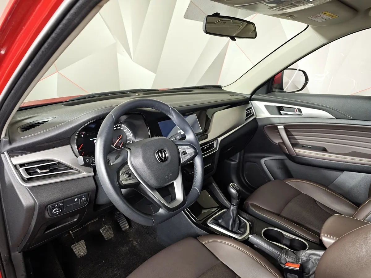 Changan CS35PLUS 1.6 MT (117 л.с.) Luxe Красный в АВИЛОН. Слайд №19