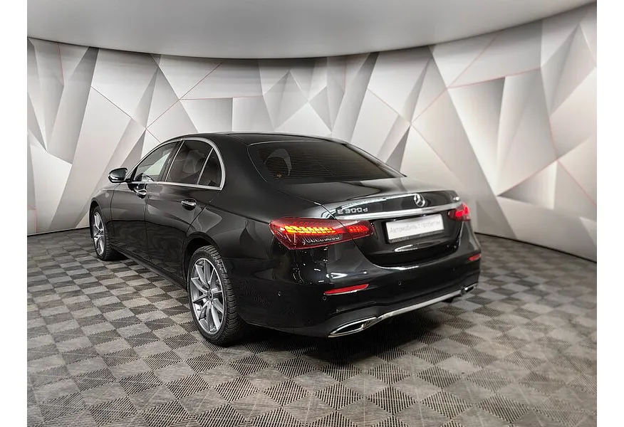 Mercedes-Benz E-Класс E 300 d 4MATIC 9G-TRONIC (249 л.с.) Sport Plus Черный в АВИЛОН. Слайд №4