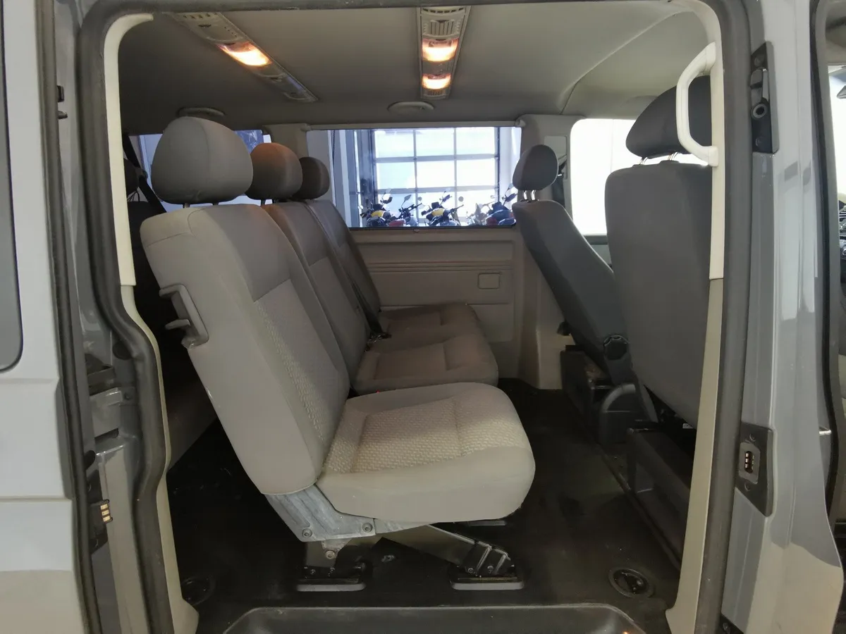 Volkswagen Caravelle 2.0 BiTDI DSG L1 (180 л.с.) Comfortline Серый в АВИЛОН. Слайд №14