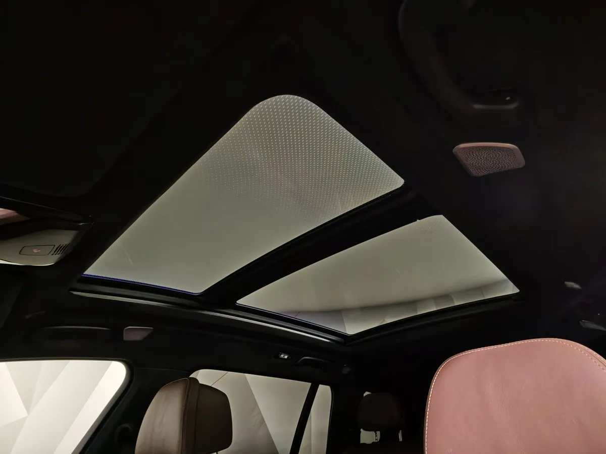 BMW X7 xDrive40d Steptronic (340 л.с.) Базовая (Локальная сборка) Черный в АВИЛОН. Слайд №21