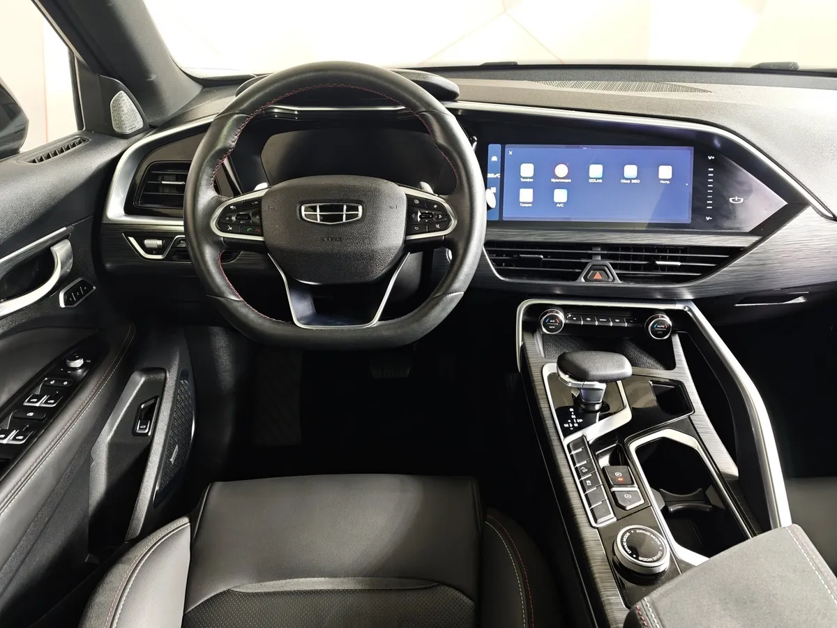 Geely Tugella 2.0 AT AWD (238 л.с.) Flagship Sport Черный в АВИЛОН. Слайд №18