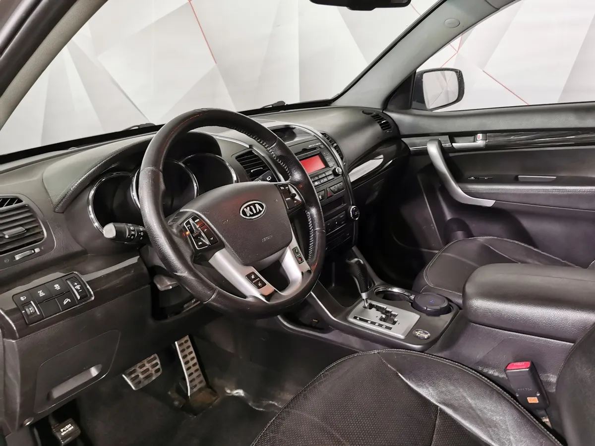 Kia Sorento 2.4 AT 4WD (175 л.с.) Comfort Серебристый в АВИЛОН. Слайд №18