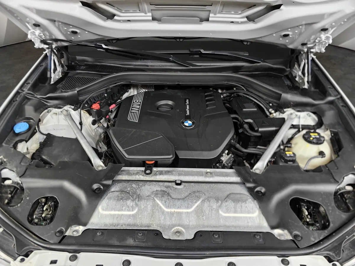BMW X3 xDrive20i AT (184 л.с.) Luxury Белый в АВИЛОН. Слайд №10