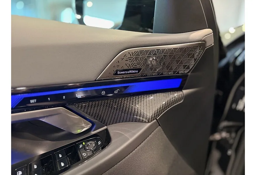 BMW 5 серия 520d xDrive AT (197 л.с.) Черный в АВИЛОН. Слайд №11