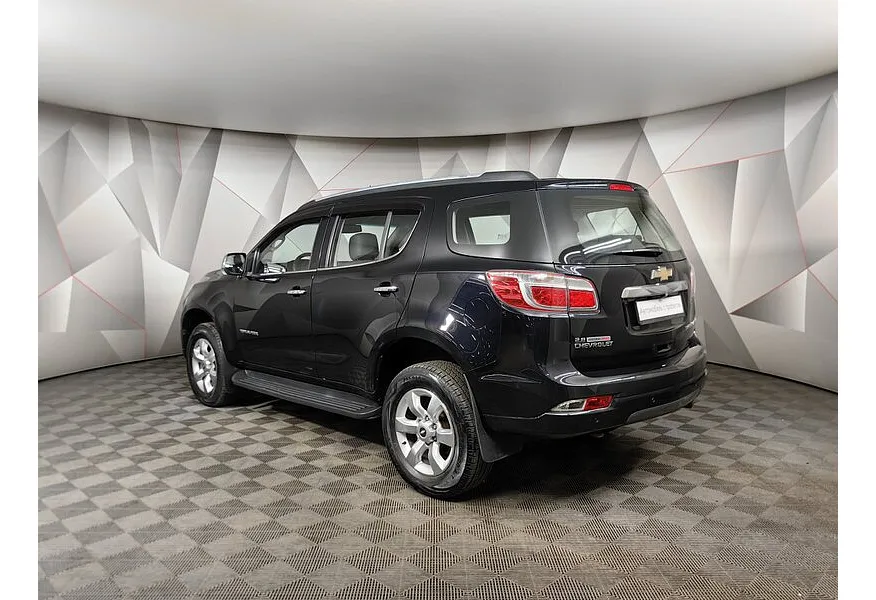 Chevrolet TrailBlazer 2.8 D AT AWD (180 л.с.) LT Черный в АВИЛОН. Слайд №4