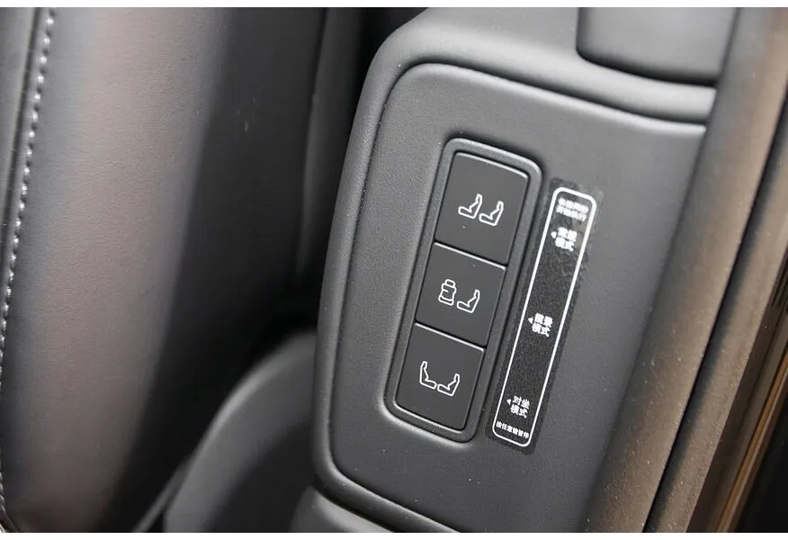 Lynk & Co 900 2.0 AT 4WD (884 л.с.) Ultra Черный в АВИЛОН. Слайд №18