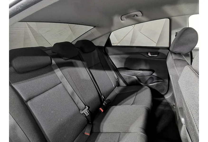 Hyundai Solaris 1.6 MT (123 л.с.) Comfort Серый в АВИЛОН. Слайд №16 Hyundai Solaris 1.6 MT (123 л.с.) Comfort Серый в АВИЛОН. Слайд №16