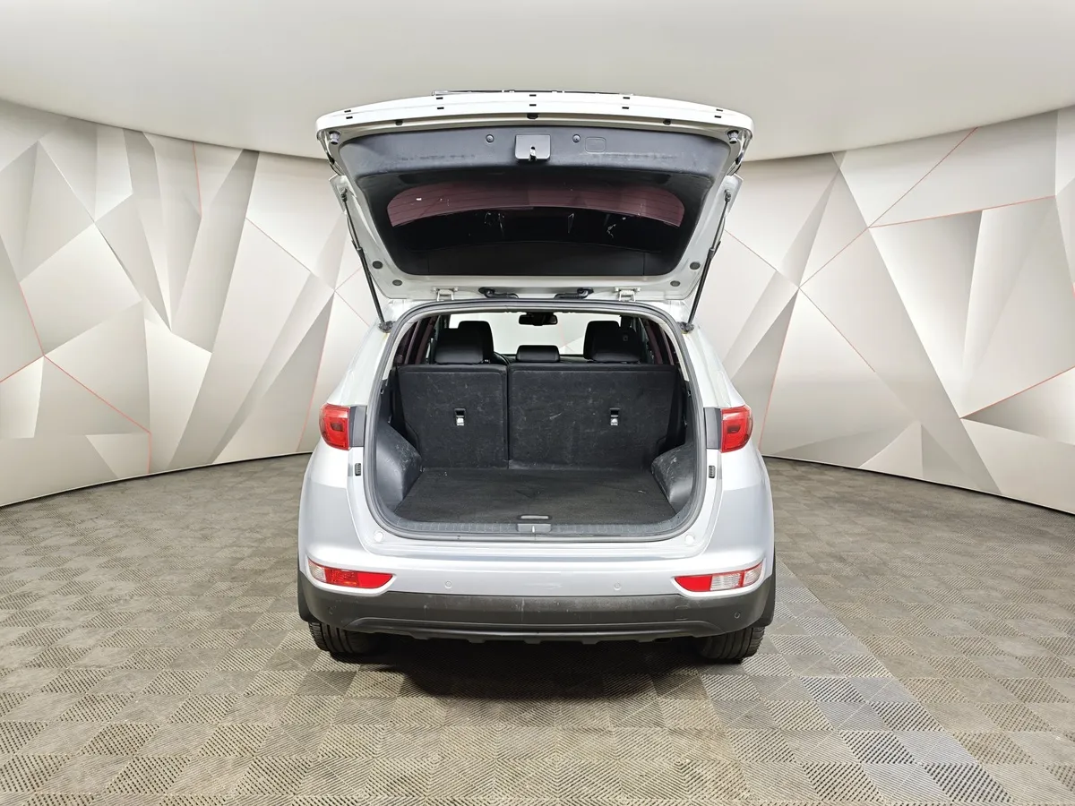 Kia Sportage 2.0 AT (150 л.с.) Серебристый в АВИЛОН. Слайд №12