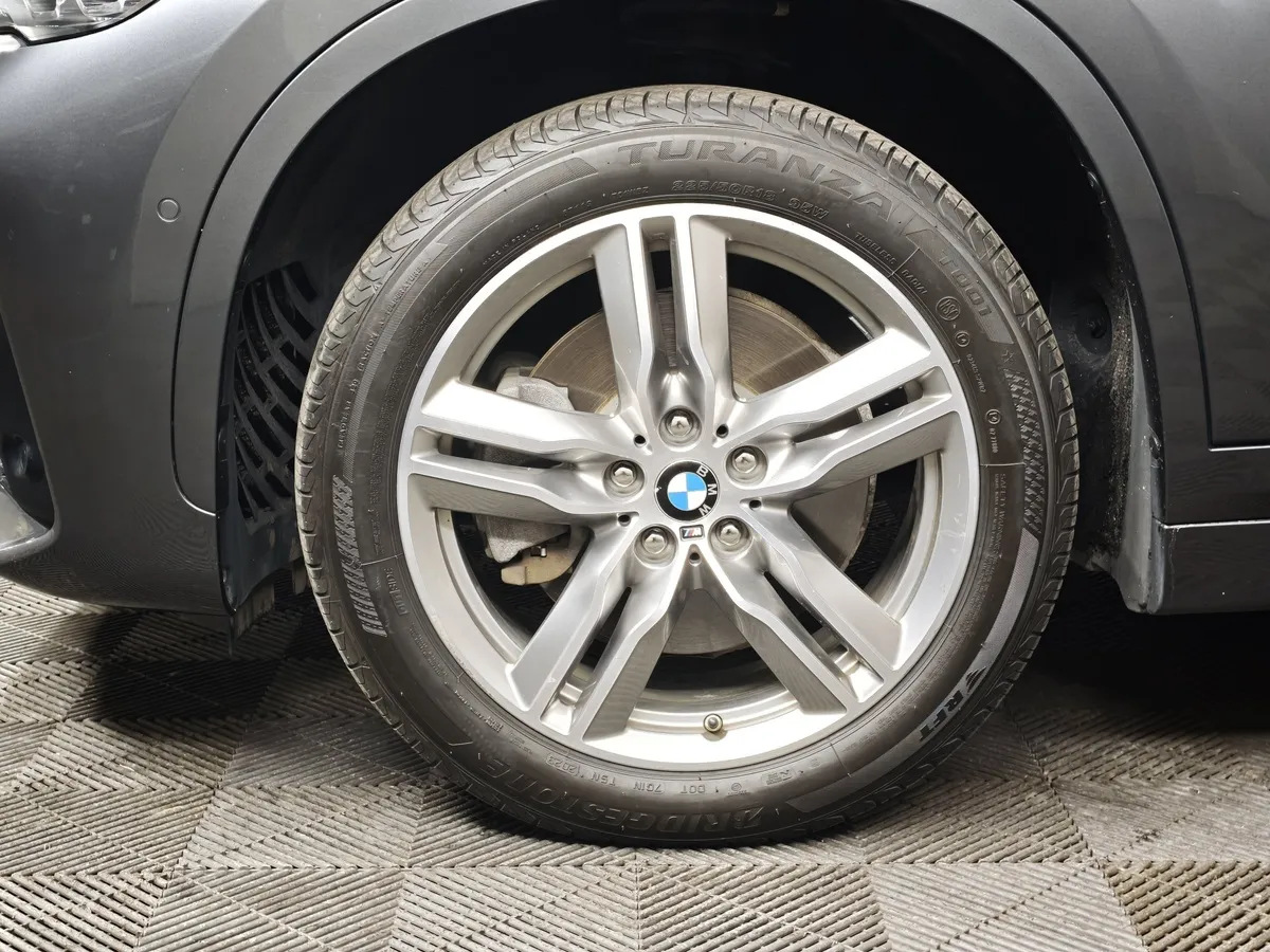 BMW X1 20i xDrive Steptronic AT (192 л.с.) Advantage Серый в АВИЛОН. Слайд №7