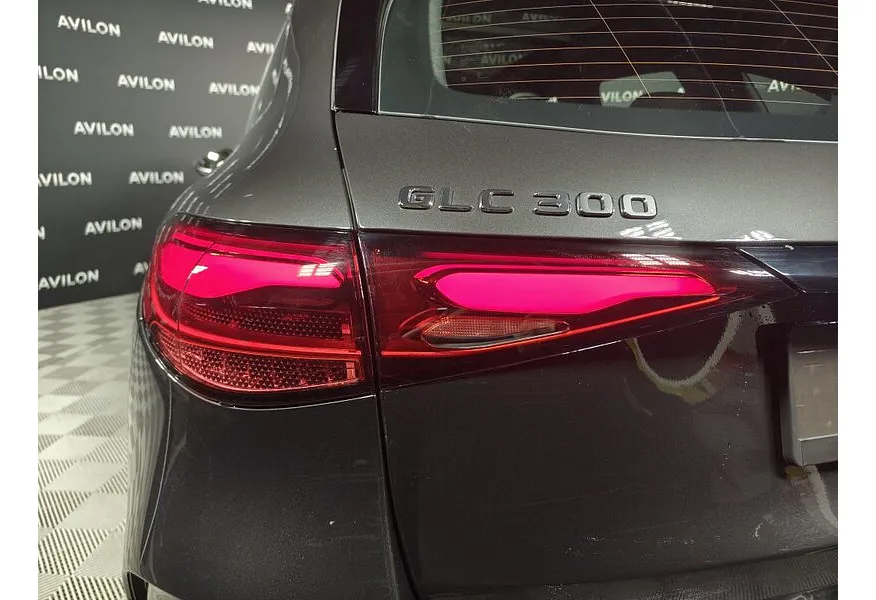 Mercedes-Benz GLC 300 4MATIC 9G-TRONIC (258 л.с.) Серый в АВИЛОН. Слайд №19